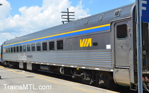 Passenger car VIA 4107 left side / Wagon de passager VIA 4107 coté gauche